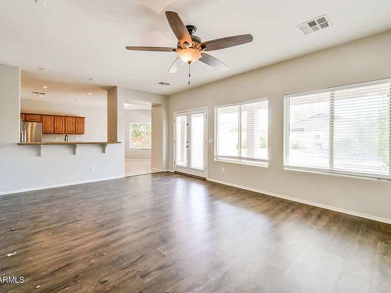 1186 E COUNTRY CROSSING Way photo 5