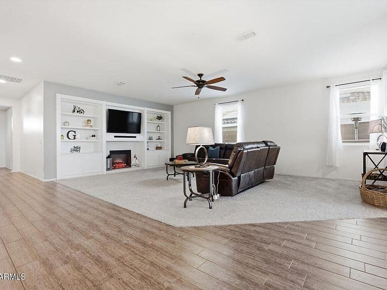 18581 W College Dr photo 4