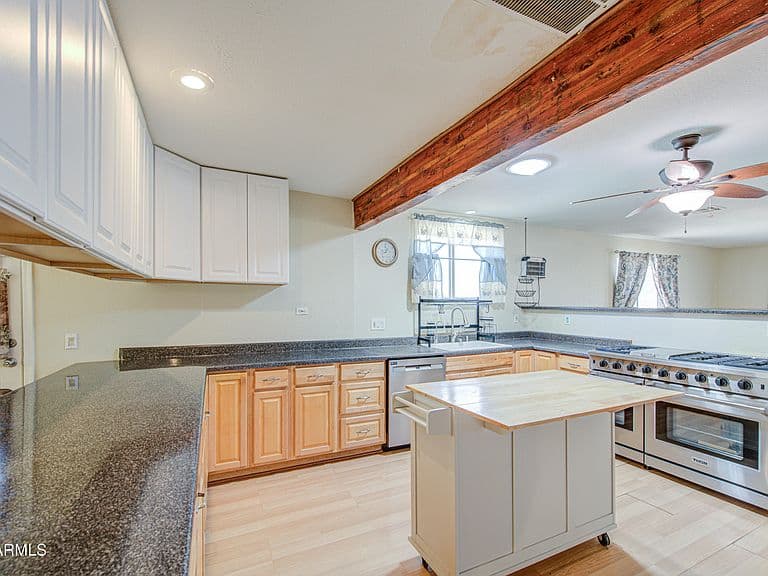 2251 W VIRGIL Drive photo 3
