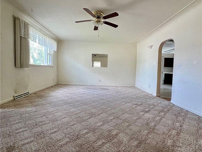 336 Foster Ln photo 3