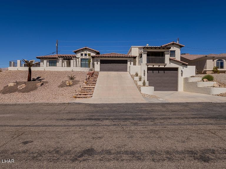 2741 Bamboo Dr photo 1