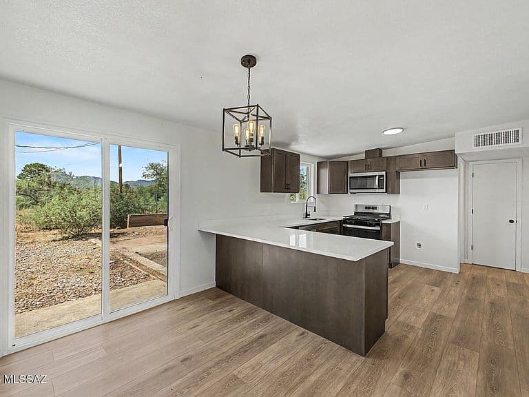 2453 N Calle Quinto photo 1