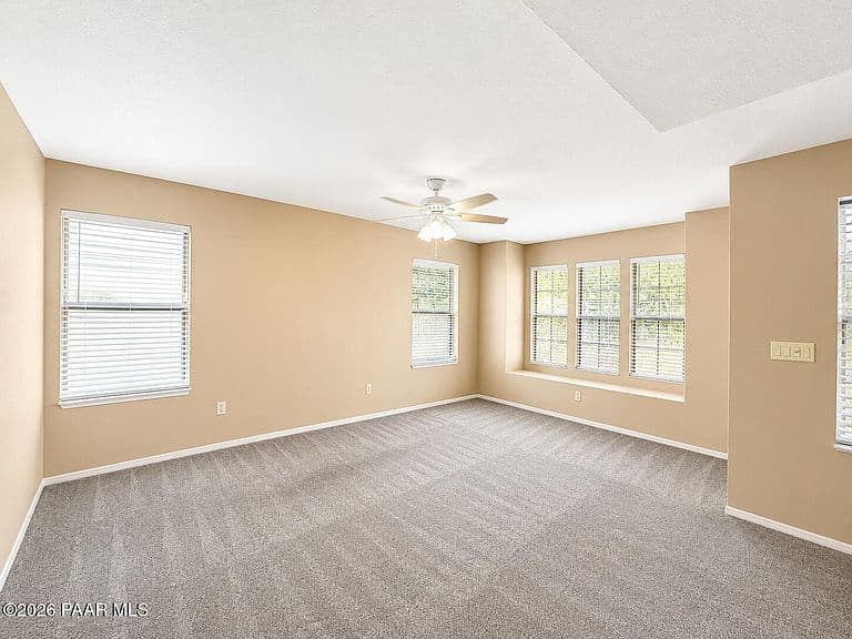 4717 E Robin Dr photo 3
