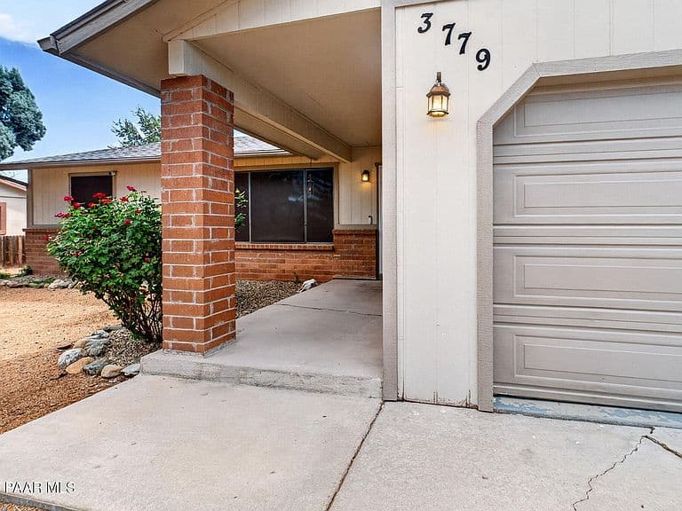 3779 N Dale Dr photo 3