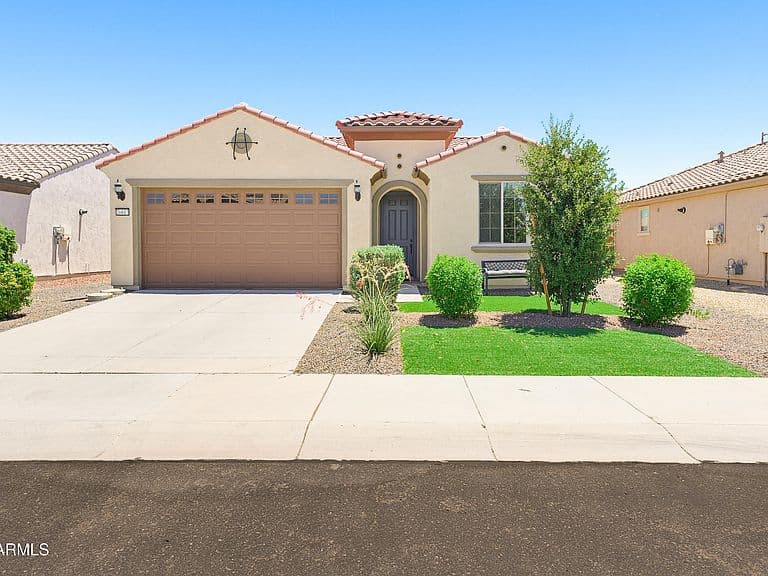 26817 W ADAM Avenue photo 1