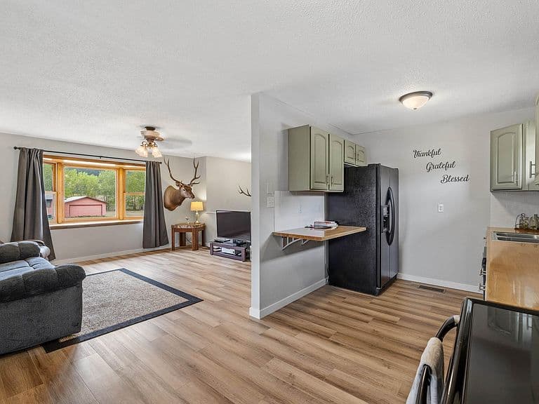 8062 Blucksberg Dr photo 5