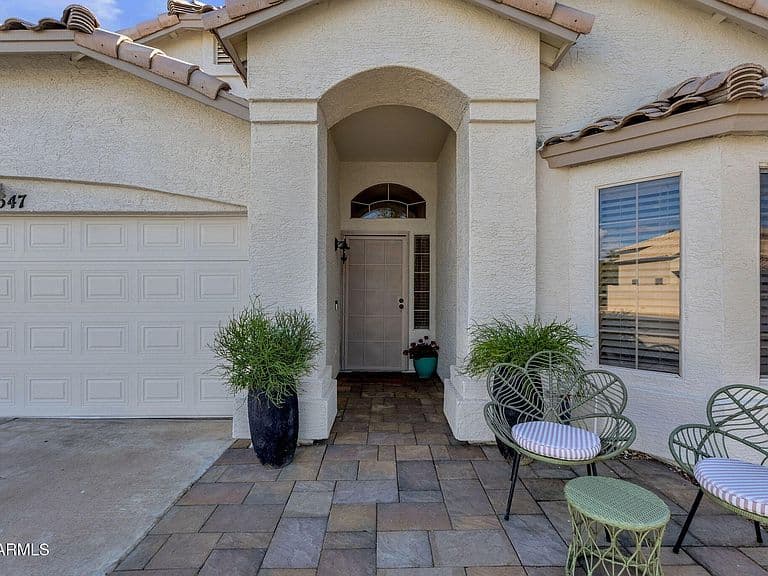 1547 W BAHIA Court photo 1