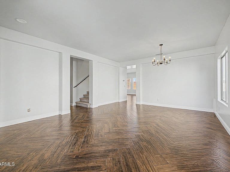 26174 W POTTER Drive photo 4