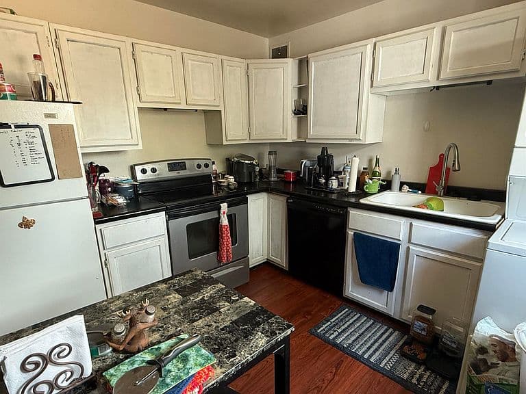 312 E State St photo 4