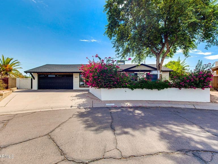 7836 E CYPRESS Street photo 2