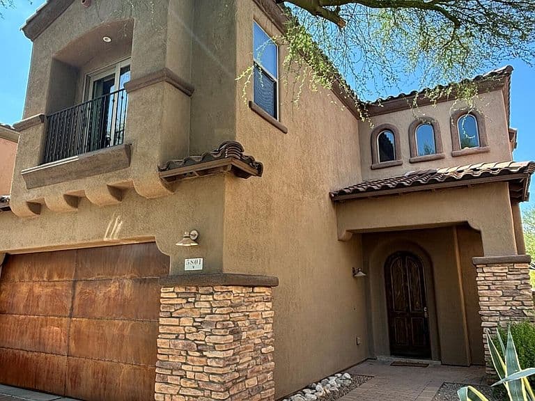 5801 N Paloma Ridge Ln photo 1