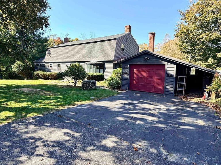 512 Sanborn Road photo 2