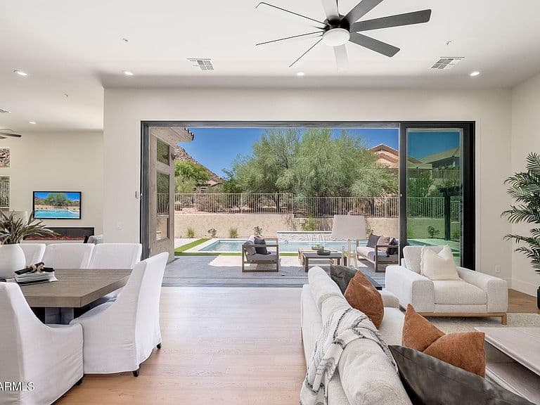 11552 E DESERT HOLLY Drive photo 4