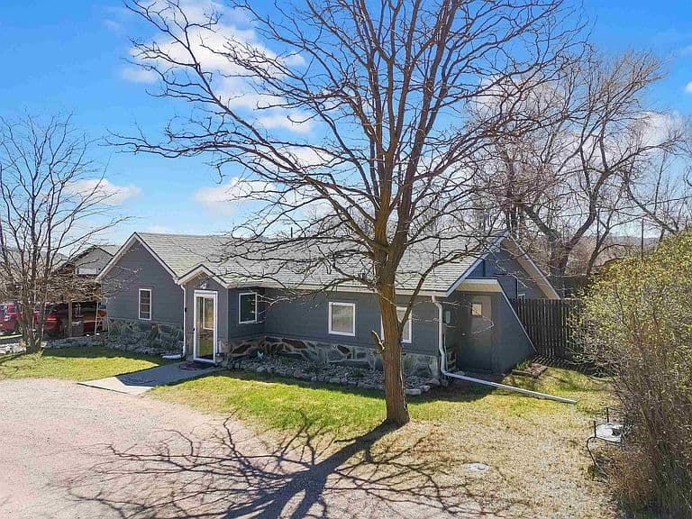 2329 Ely Ave photo 3