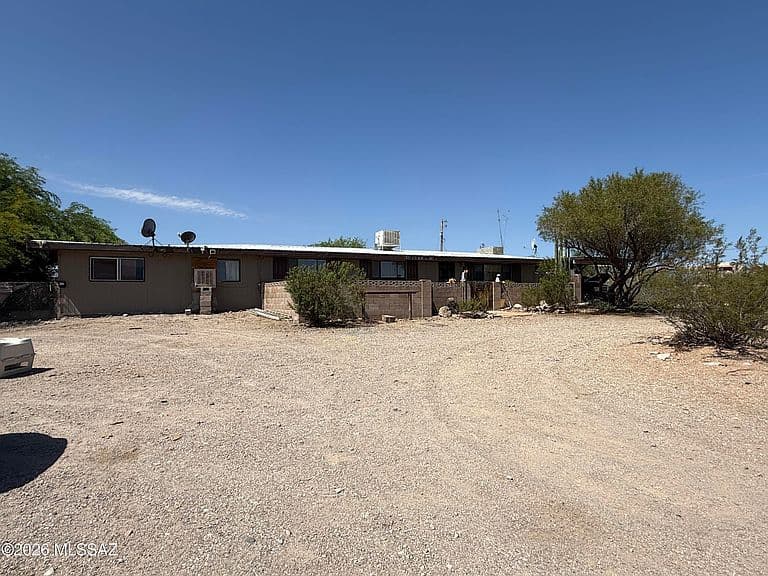 6260 N Desert Foothills Dr photo 2