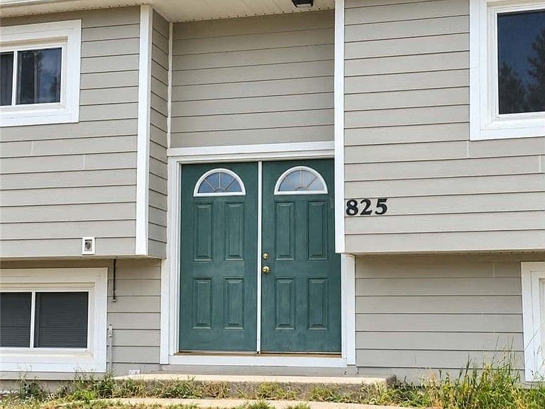 825 Edgehill Vista Rd photo 2