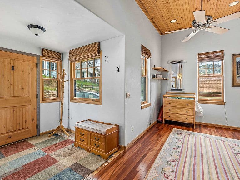 25 Denver Ave photo 5