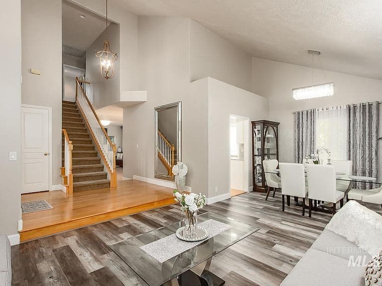 5674 N Heathrow Way photo 5