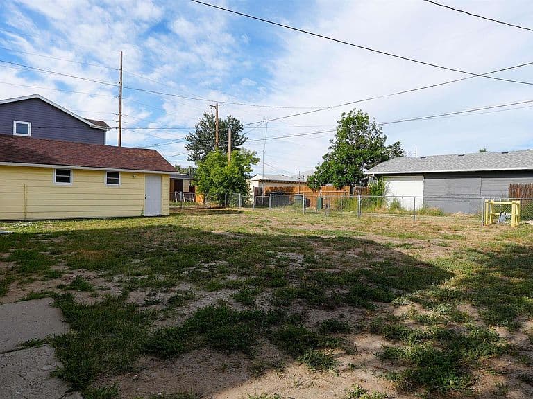 1126 N Lincoln St photo 5
