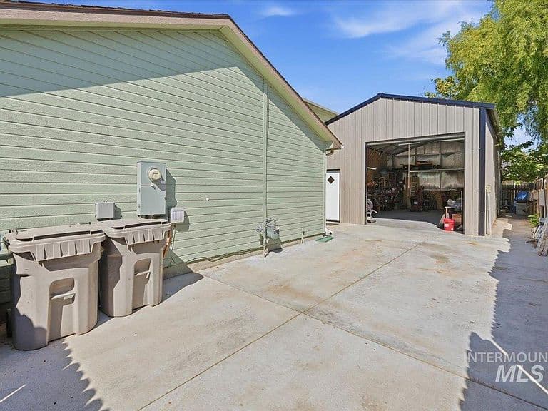 7515 E Nottingham Ln photo 5