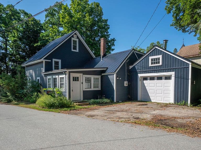 66 Crescent Street photo 2