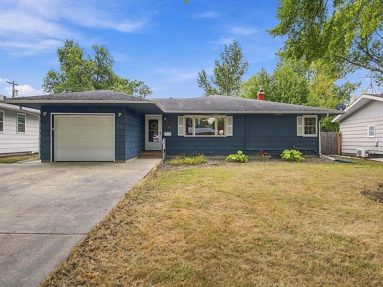 222 26th Ave N photo 1