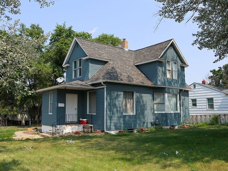 521 E Hughes St photo 3