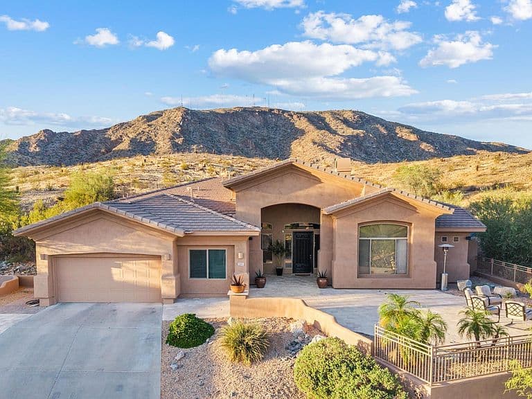 549 E MOUNTAIN SAGE Drive photo 1