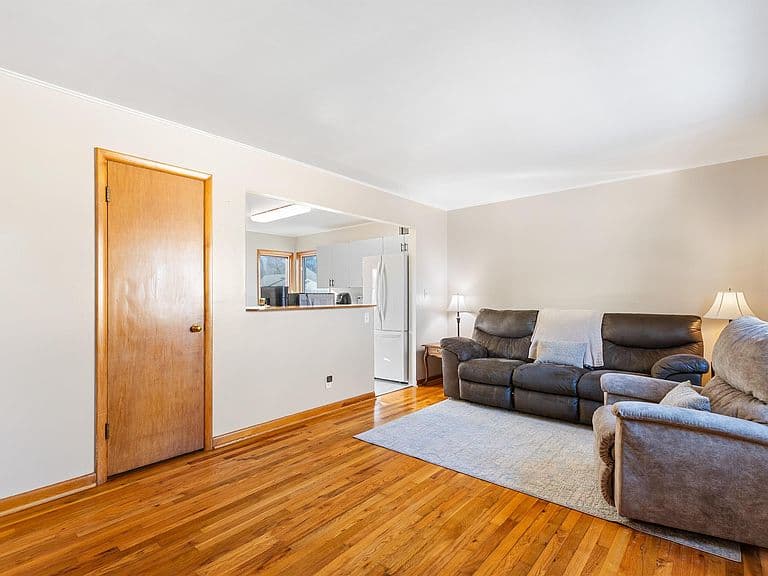 1801 Albany Ave photo 3