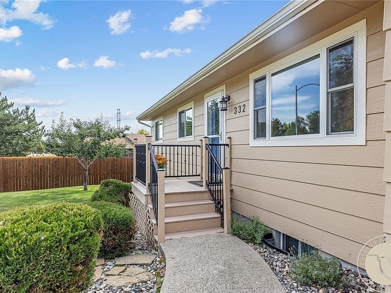 332 Caravan Ave photo 3