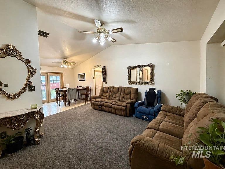 2917 Janis Way photo 2