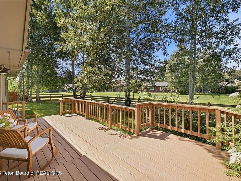 3052 Mountain View Ln photo 5