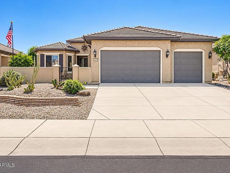 26657 W MOHAWK Lane photo 2