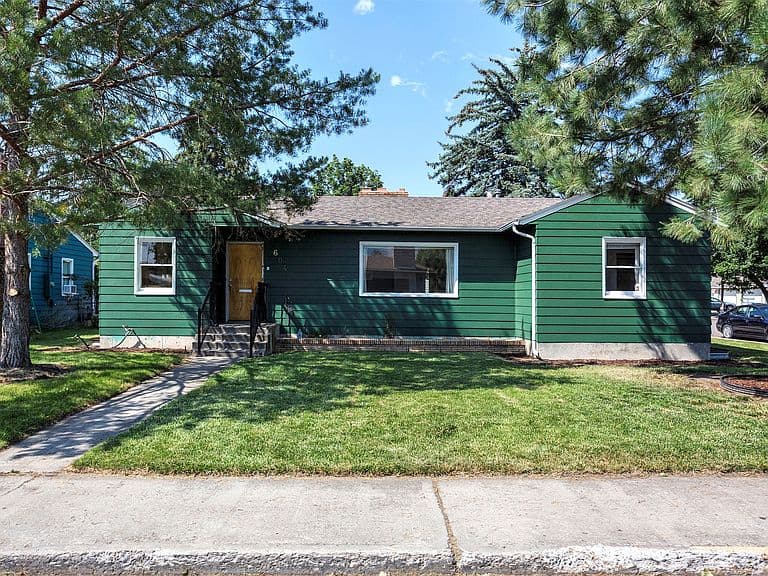 604 Dearborn Ave photo 2