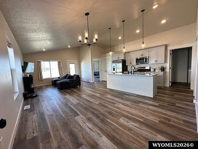 1405 Louise Ln photo 5
