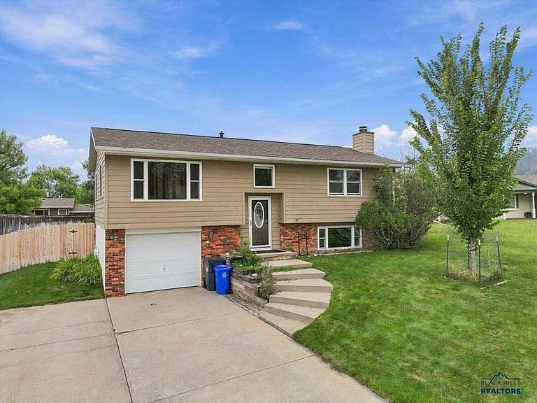 2706 Tomahawk Dr photo 1