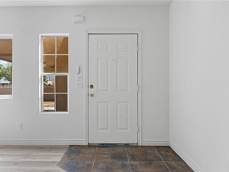 537 N Nogales Avenue photo 4