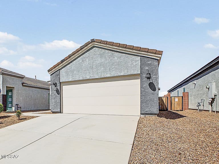 12863 E Joffroy Dr photo 2