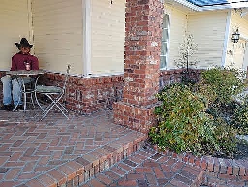 1326 Santa Cruz Dr photo 2