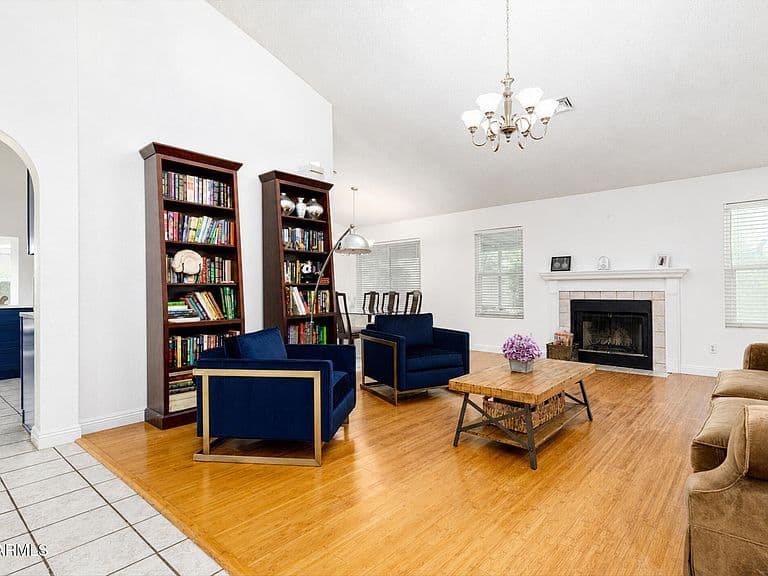 620 S KENWOOD Lane photo 4