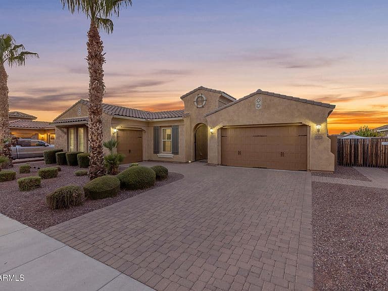 18372 W PARADISE Lane photo 2