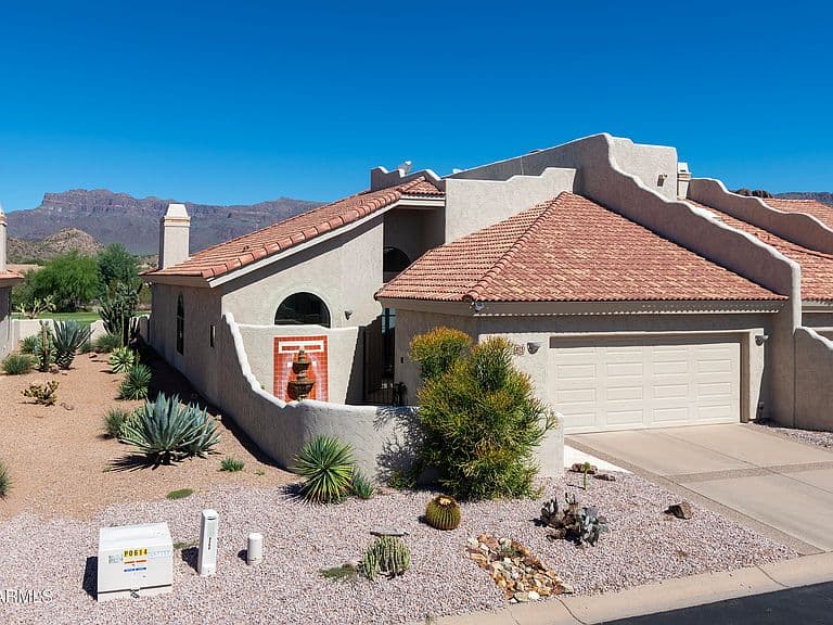 8762 E GREENVIEW Drive photo 3