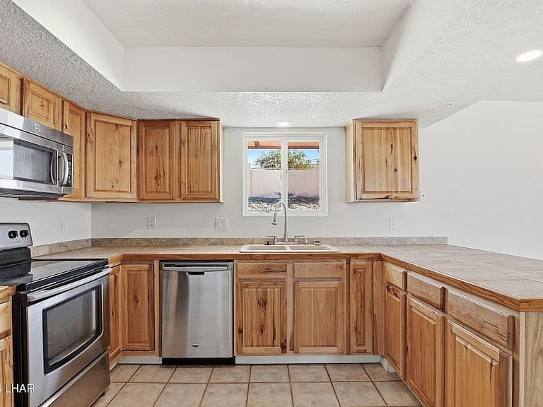 2911 Maverick Bay photo 3