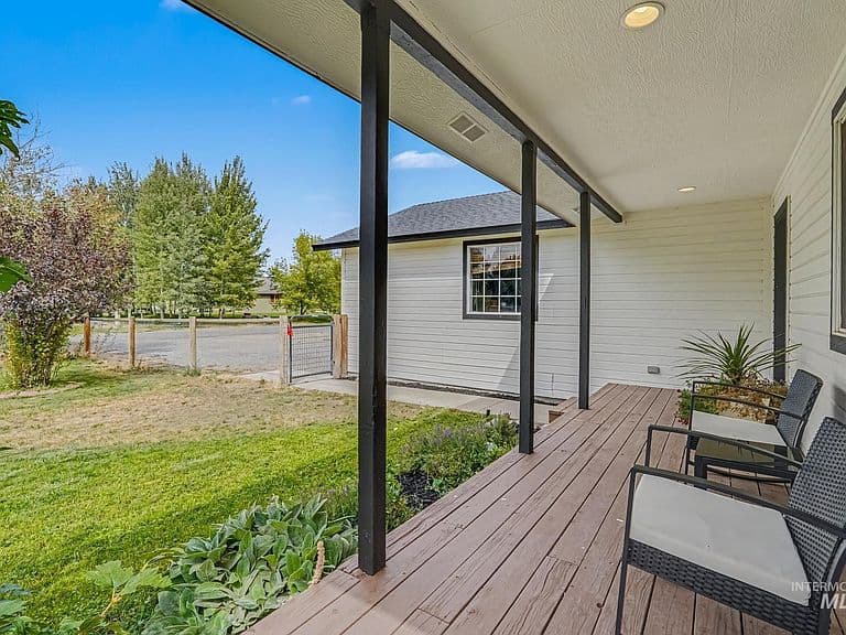 20 Janice Ln photo 3