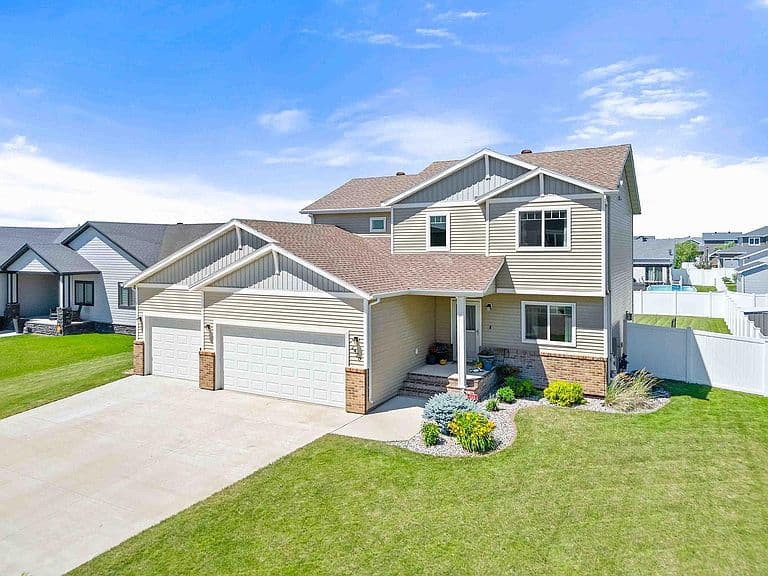2420 Harbor Ln W photo 2