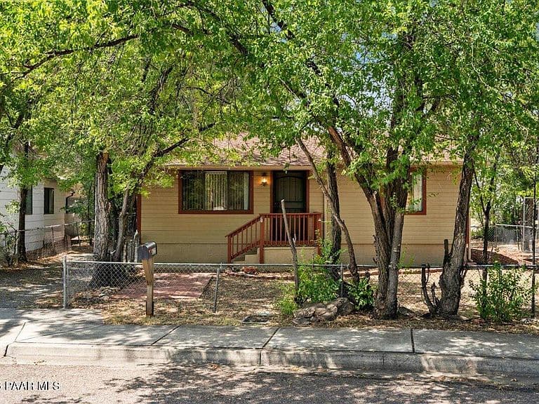 622 Ruth St photo 5
