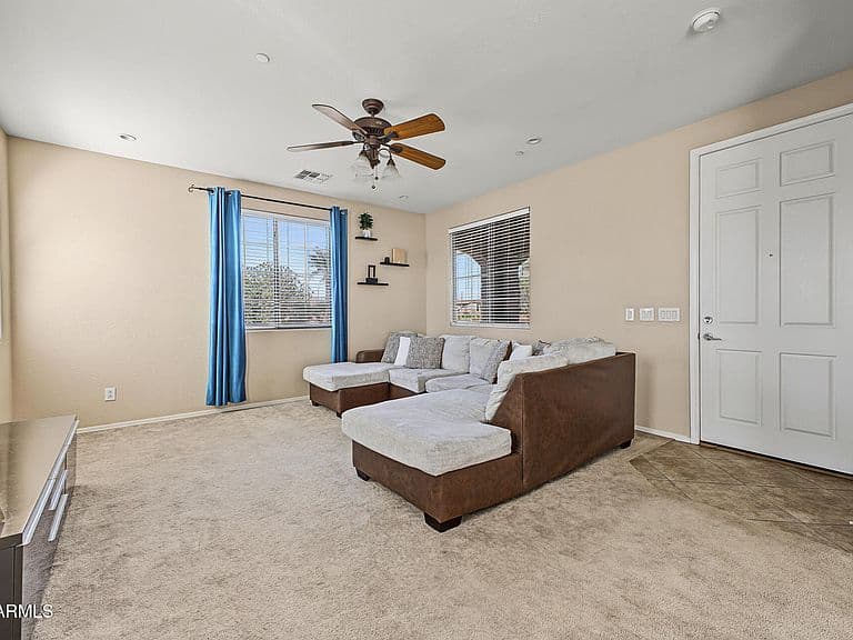 1657 E ELGIN Street photo 3