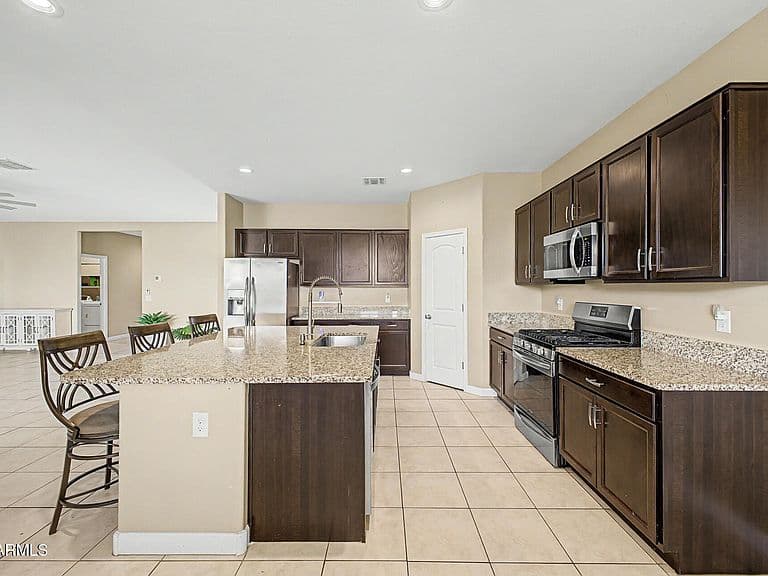 29991 W Freda Lane photo 5