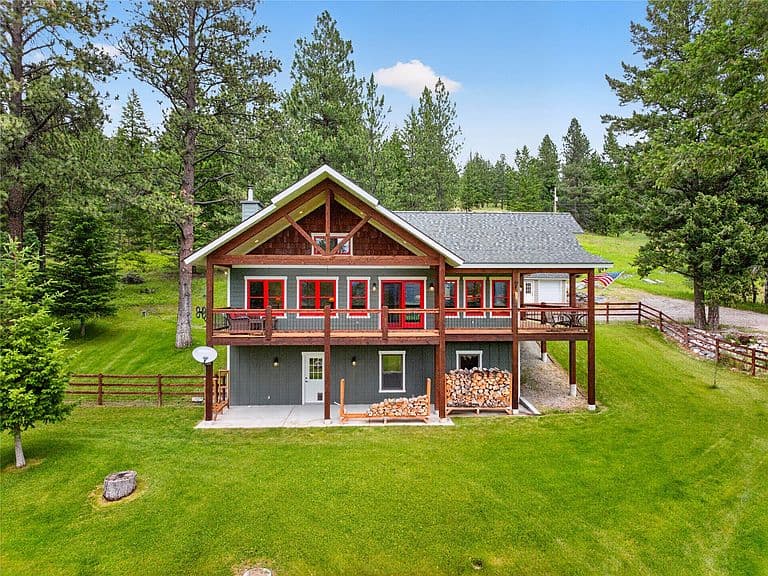 200 Badger Ln photo 3