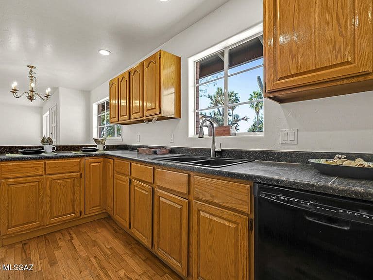 2758 N Warren Ave photo 3